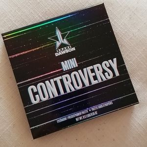 Sold -Jeffree Star - FREE mini controversy palette